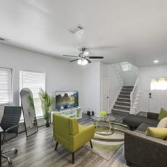 Tranquil 3BR I Free Parking I Workspace