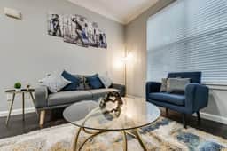 Modern 1BR I Pool I Gym I Free Parking I Workspace - Image 5