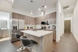 Snappy loft style 2BR | Gym | Parking | Workspace - Image 5