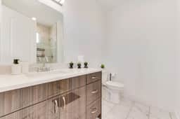 Twin City View Apartments I King Bed I FreeParking - Image 2