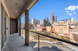 Twin Metroview Apartments I King Bed I FreeParking - Image 2