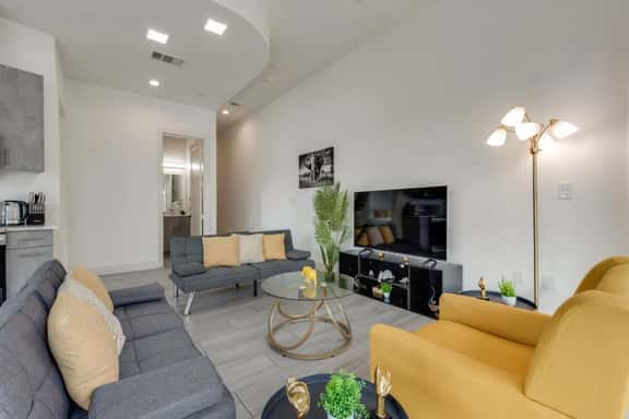 Modern 2BR | Gym | Parking | Workspace - Image 1