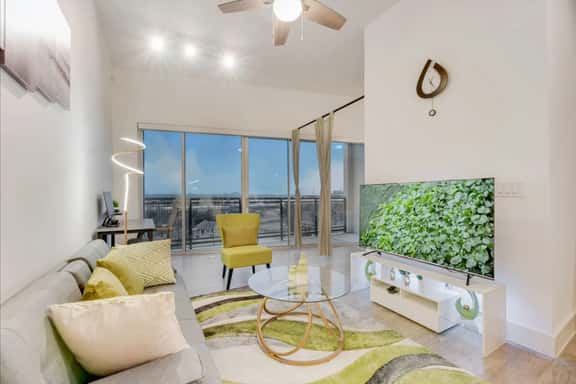 Snappy loft style 2BR | Gym | Parking | Workspace - Image 1