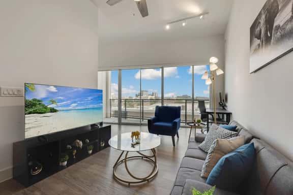 Sleek loft style 2BR I Gym I Parking I Workspace - Image 1