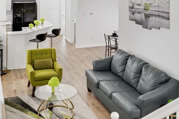 Tasteful 3BR I Free Parking I Workspace - Image 1