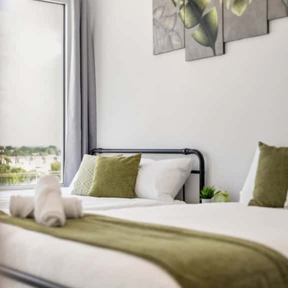 City View 2BR I Parking I King Bed I Workspace - Image 1