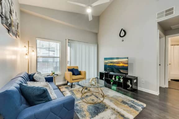 Loft Style 2BR | Pool | Gym | Parking |Workspace - Image 2