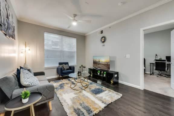 Modern 1BR I Pool I Gym I Free Parking I Workspace - Image 4